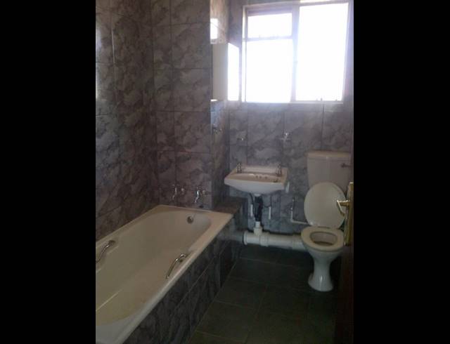 2 BEDROOM APARTMENT FOR SALE IN VANDERBIJLPARK CW 3